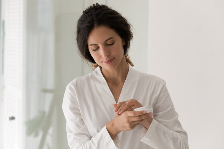 A Guide to Dry Skin Care in Cooler Weather.